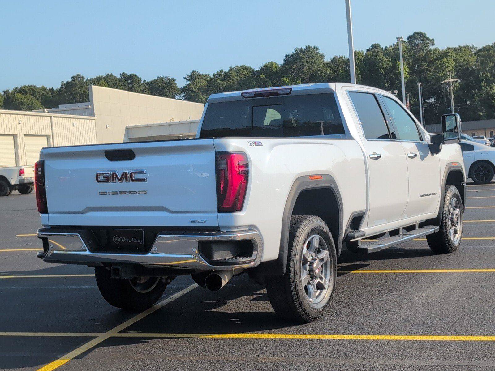 Used 2026 GMC Sierra 2500 SLT w/ SLT Premium Package AWD/4WD image 7