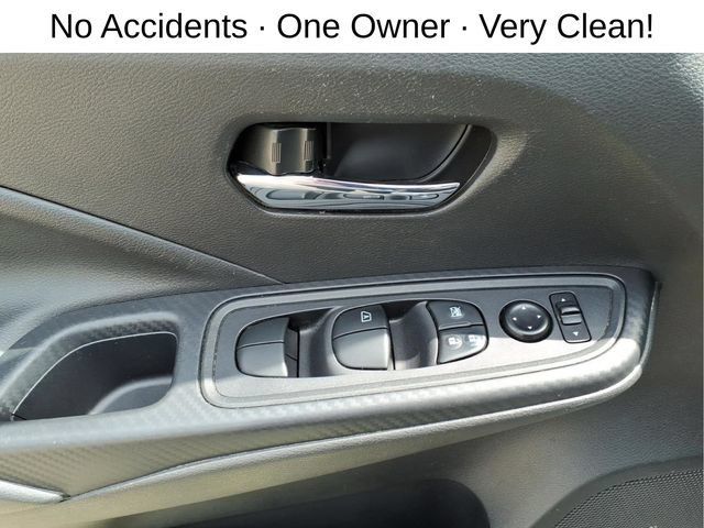 Used 2023 Nissan Versa SV FWD image 11