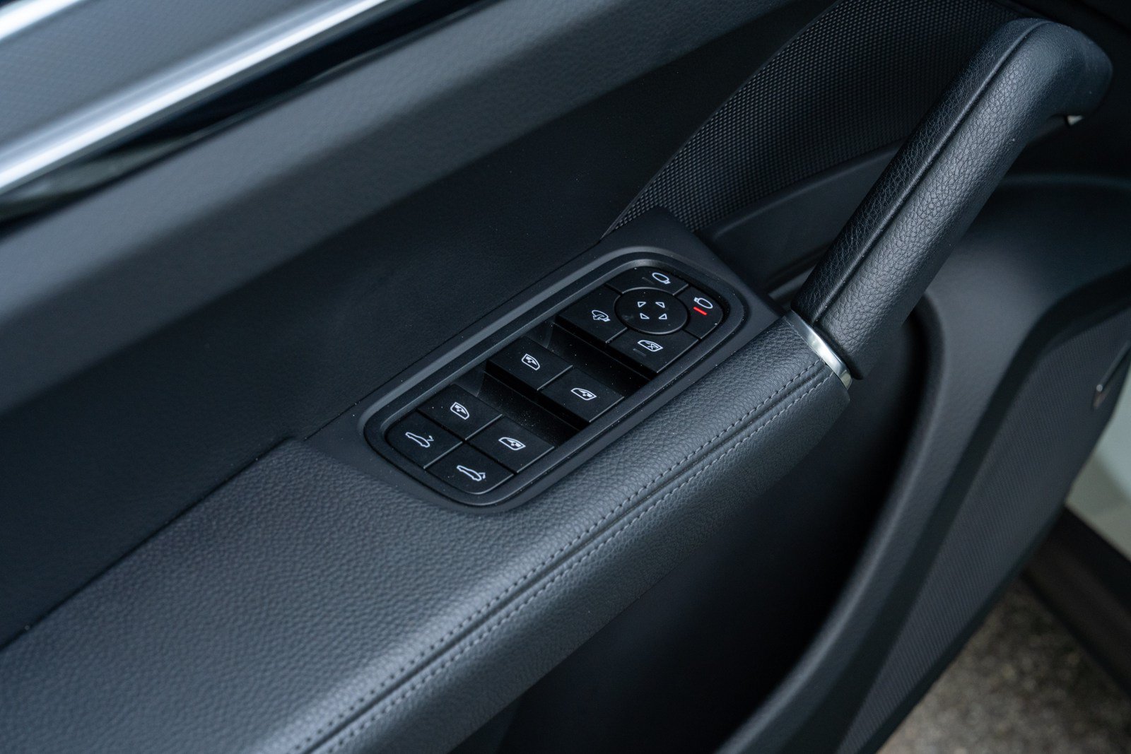 Certified 2023 Porsche Cayenne S AWD/4WD image 21