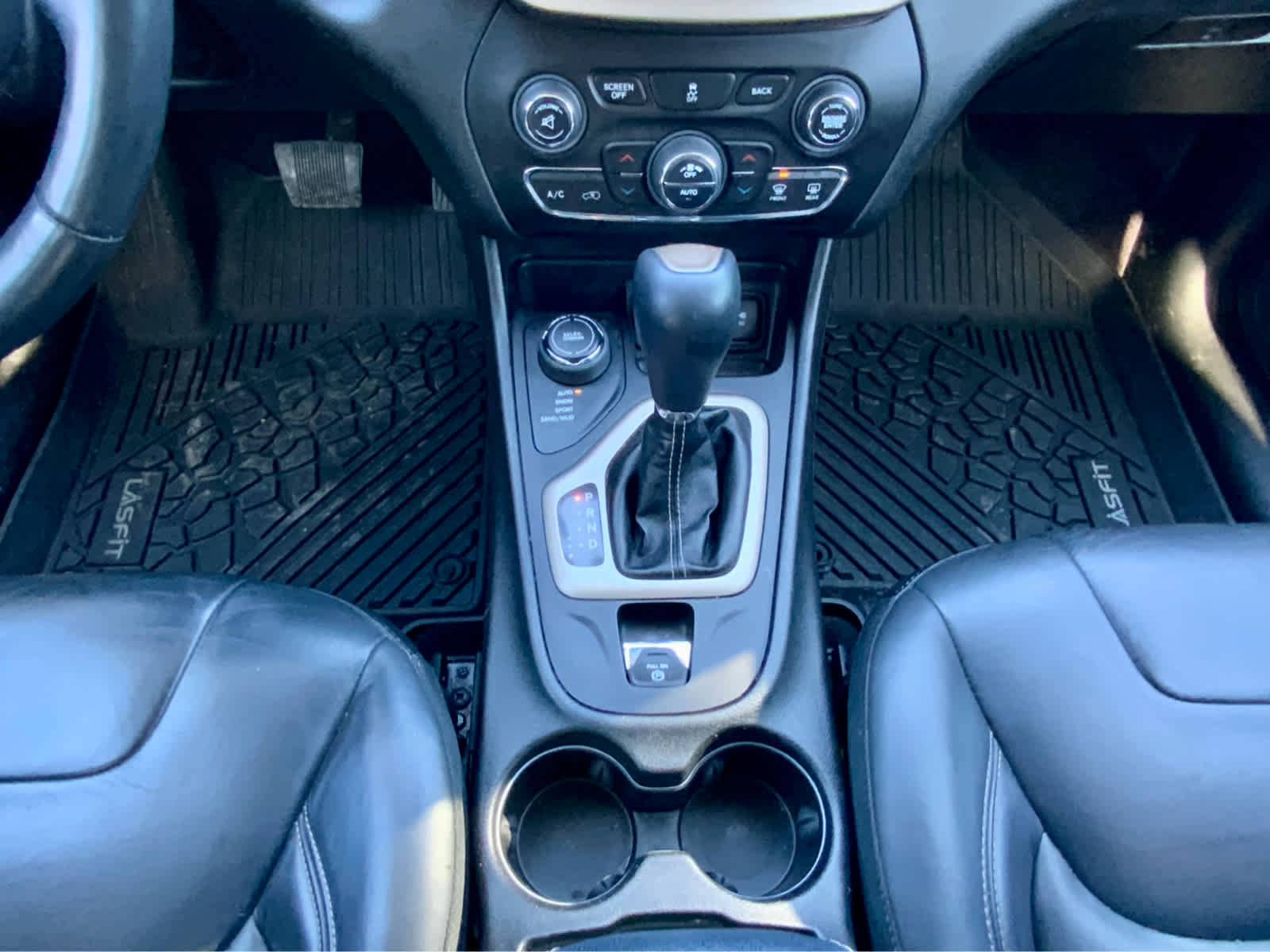 Used 2018 Jeep Cherokee Limited image 44