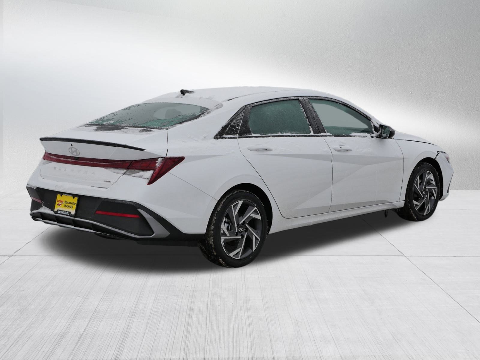 Certified 2025 Hyundai Elantra SEL image 7