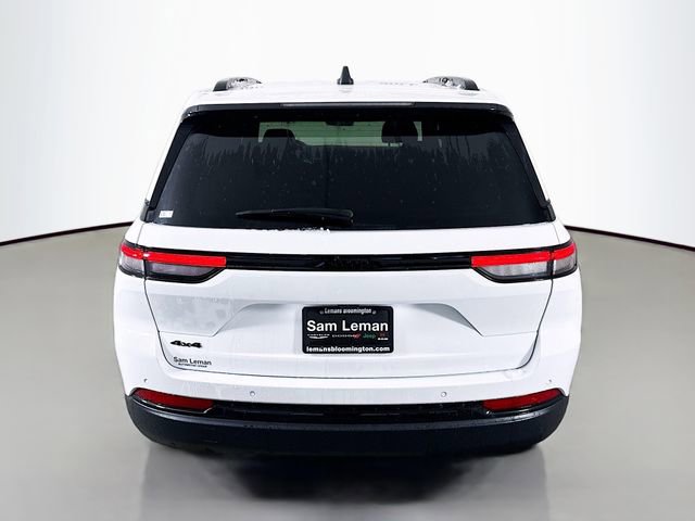 New 2025 Jeep Grand Cherokee Altitude image 6