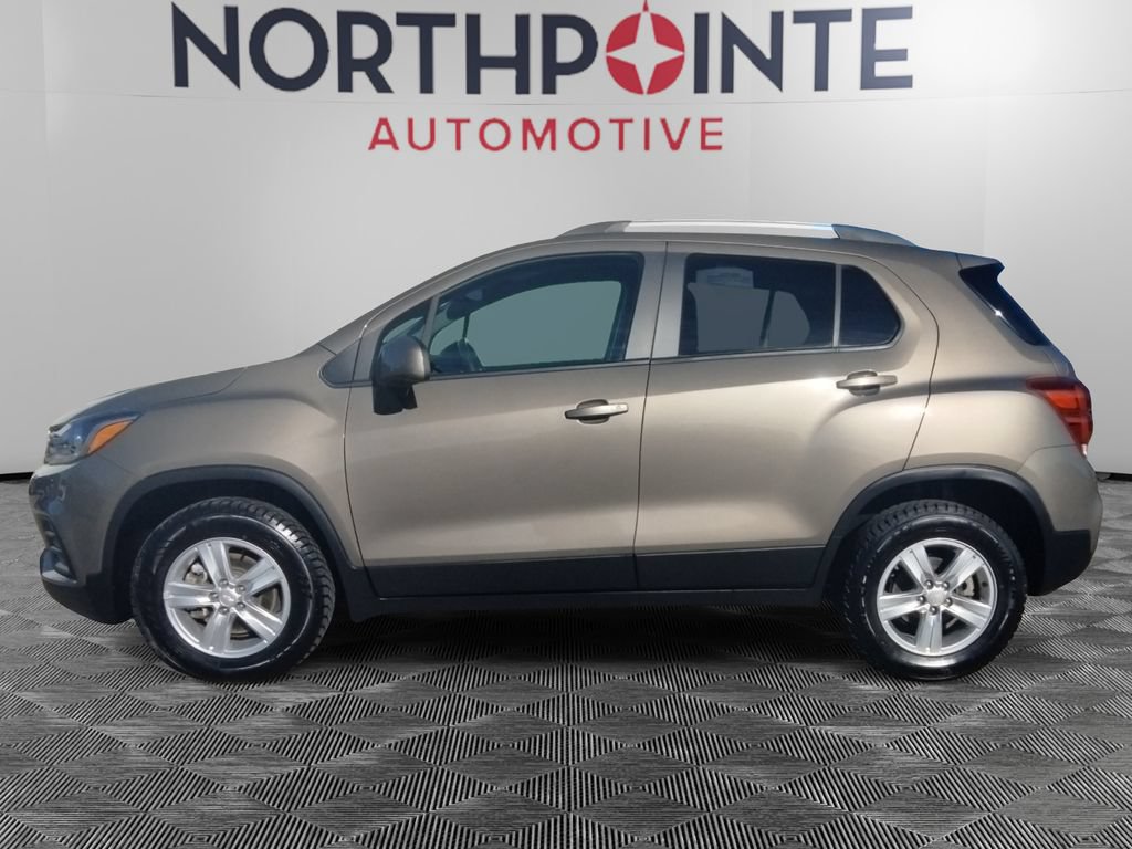 Used 2022 Chevrolet Trax LT w/ LT Convenience Package AWD/4WD image 3
