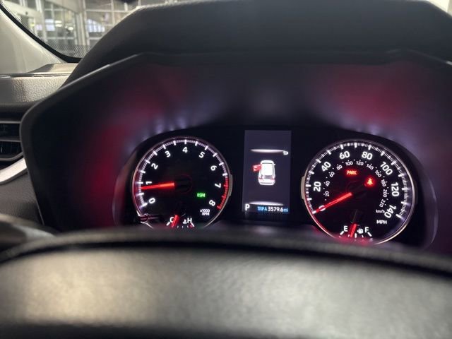 Used 2022 Toyota RAV4 XLE image 18