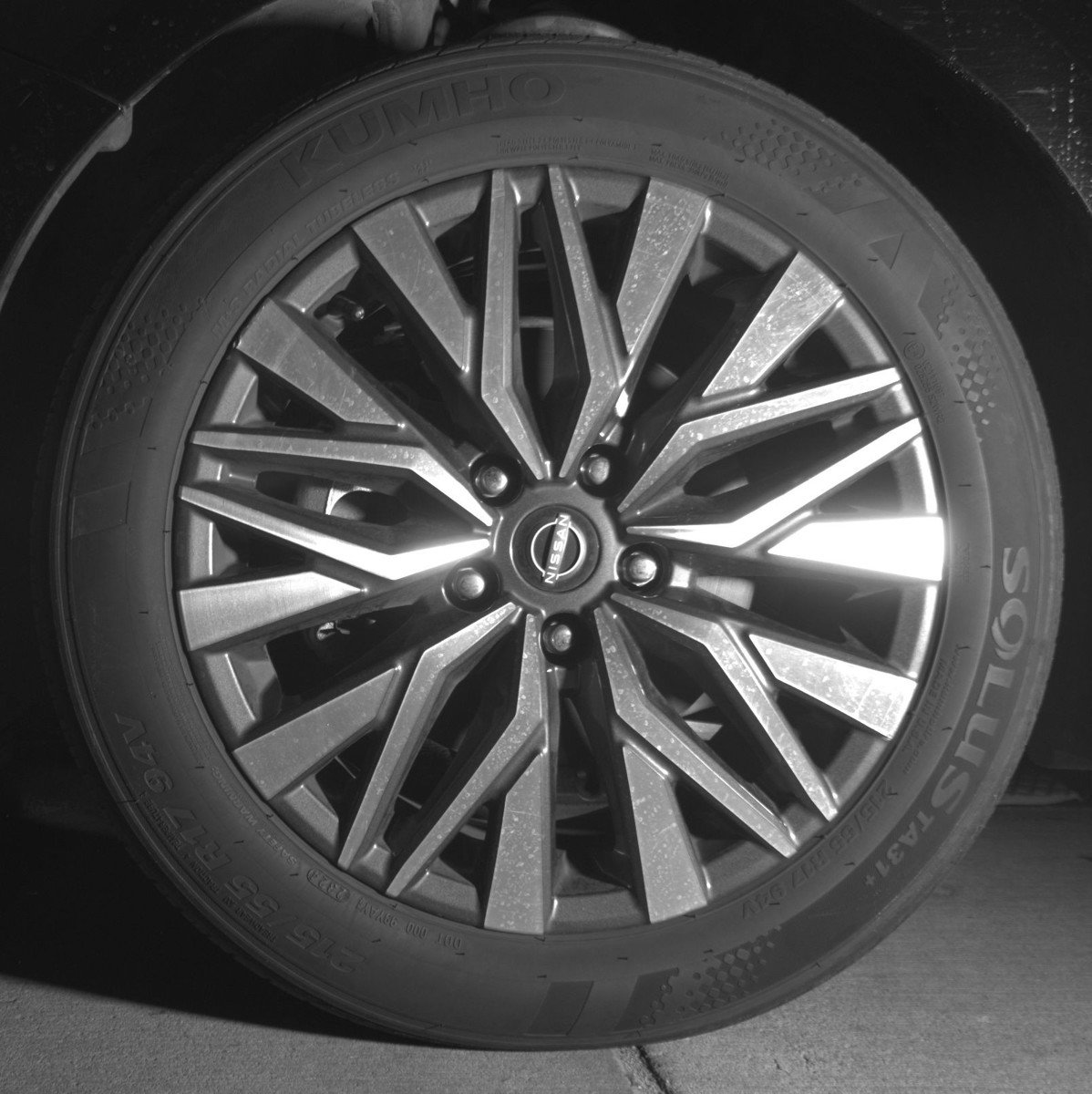 Used 2025 Nissan Altima 2.5 SV FWD image 12