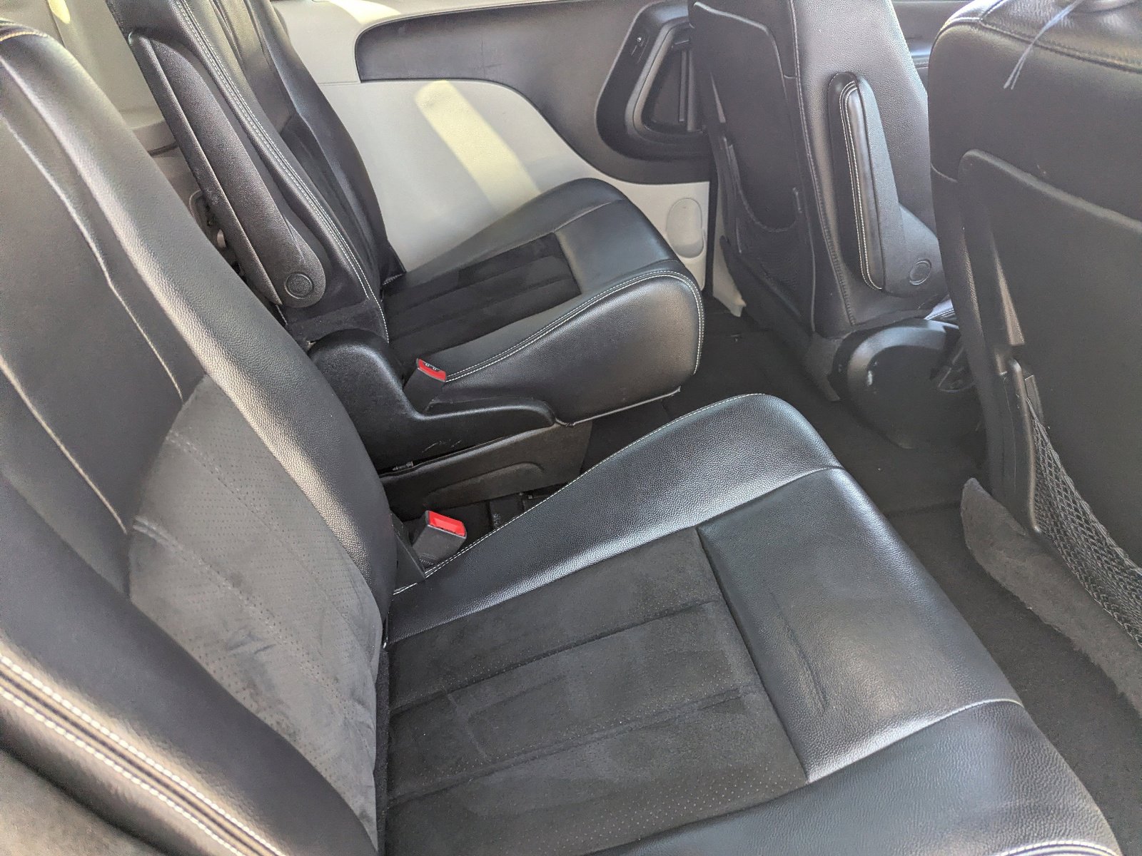 Used 2017 Dodge Grand Caravan SXT w/ Driver Convenience Group FWD image 14
