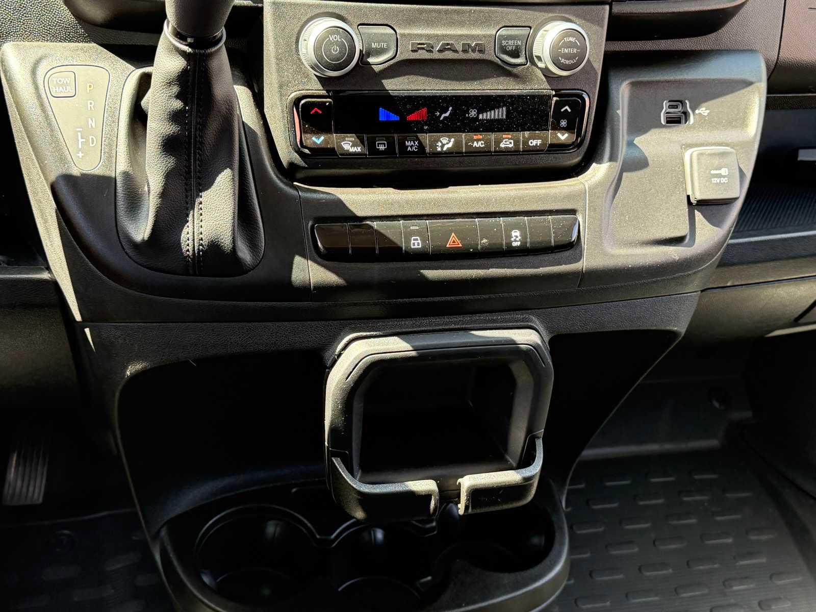 Used 2025 RAM ProMaster 2500 w/ Convenience Group FWD image 20