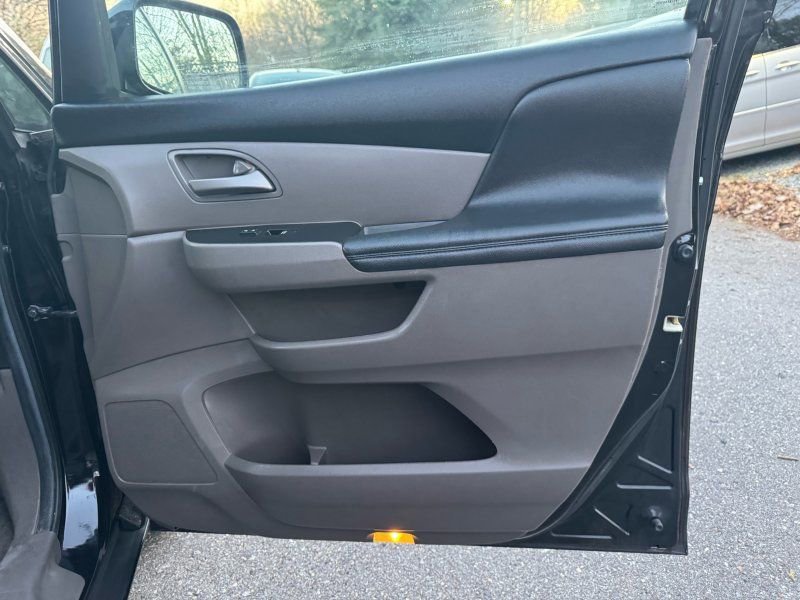 Used 2013 Honda Odyssey EX image 23
