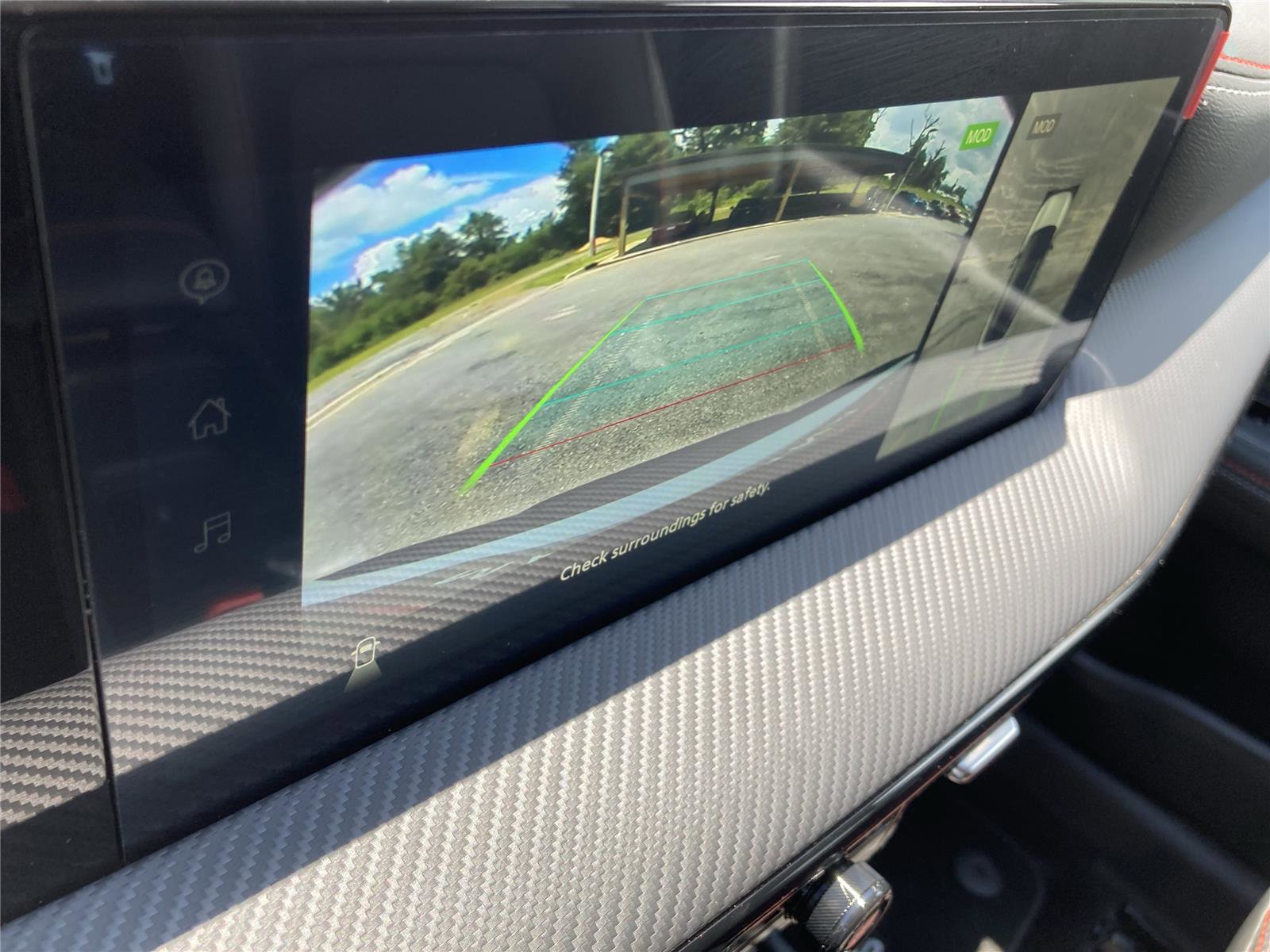 New 2025 Nissan Kicks SR image 17