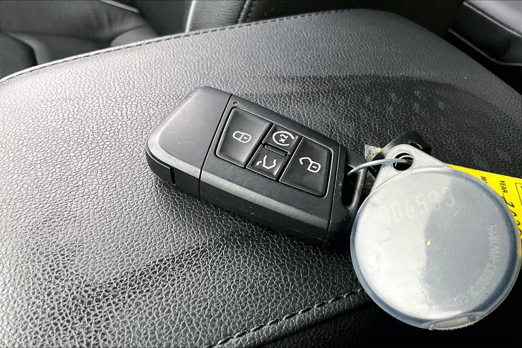 Used 2020 Volkswagen Tiguan SEL Premium R-Line AWD/4WD image 12