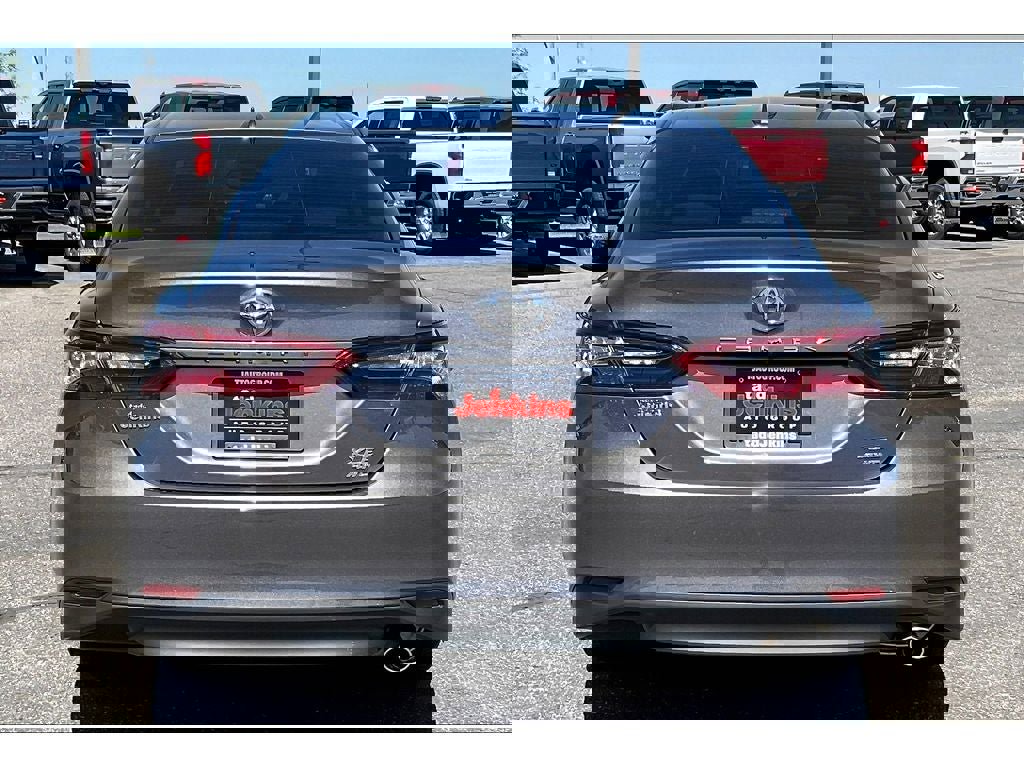 Used 2023 Toyota Camry XLE image 4
