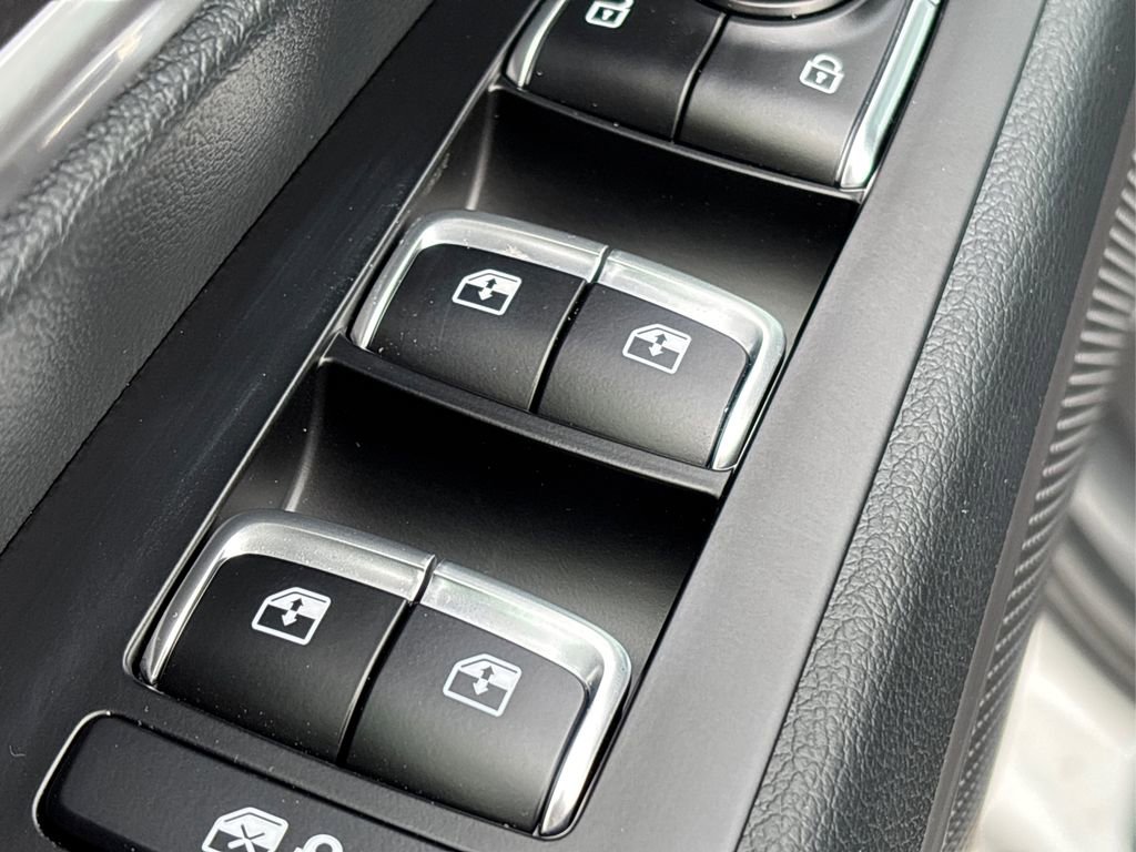 New 2025 Kia Telluride S image 28