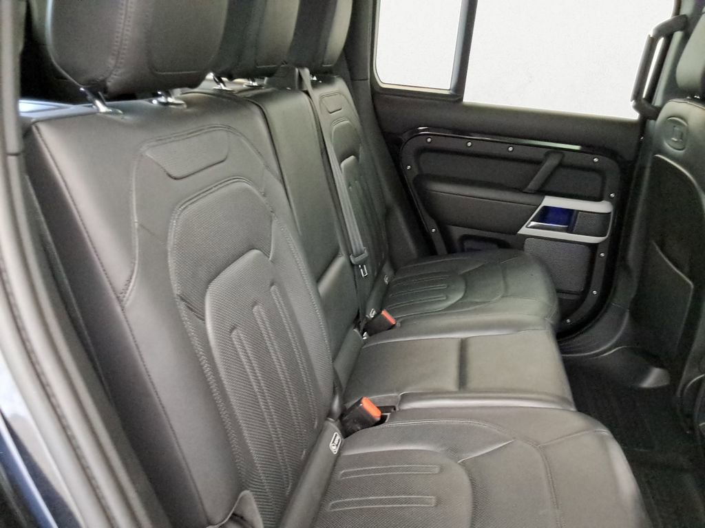 Used 2020 Land Rover Defender 110 HSE AWD/4WD image 13
