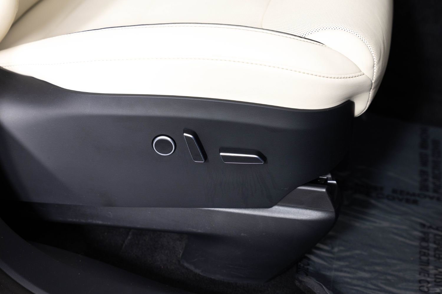 Used 2023 Tesla Model X Plaid image 33