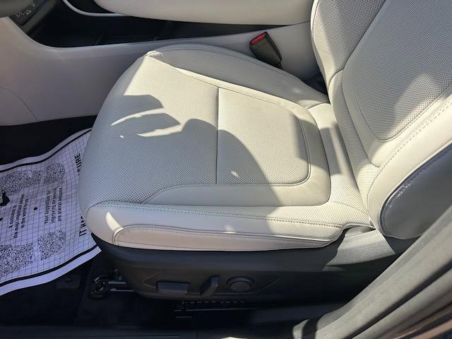 New 2025 Hyundai Tucson Limited image 8