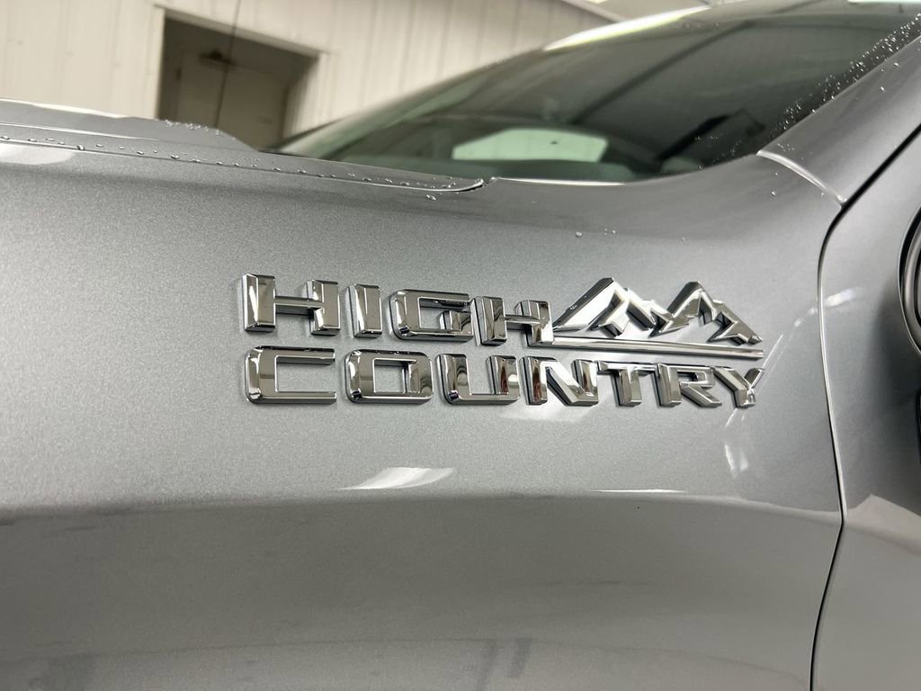 Used 2025 Chevrolet Silverado 1500 High Country w/ Technology Package AWD/4WD image 28