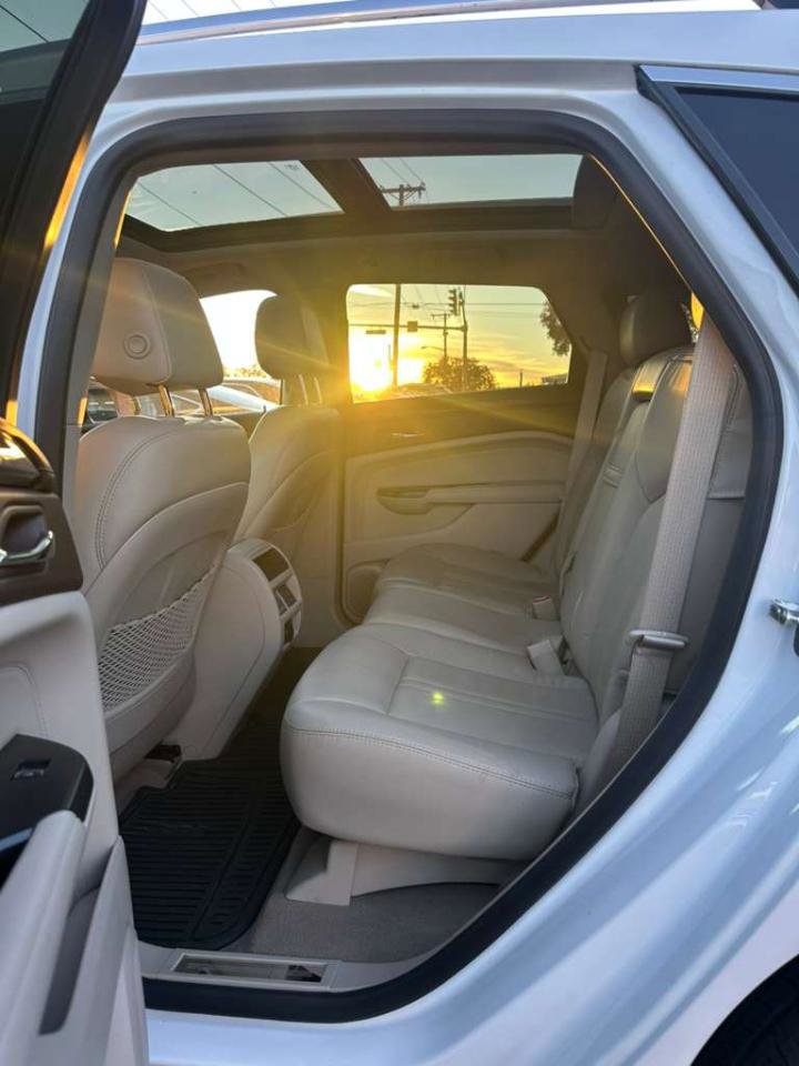 Used 2015 Cadillac SRX Luxury w/ Driver Awareness Package AWD/4WD image 23