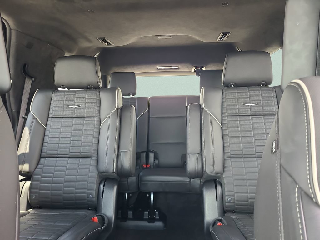 Used 2025 Cadillac Escalade Sport Platinum w/ LPO, Floor Liner Package AWD/4WD image 13