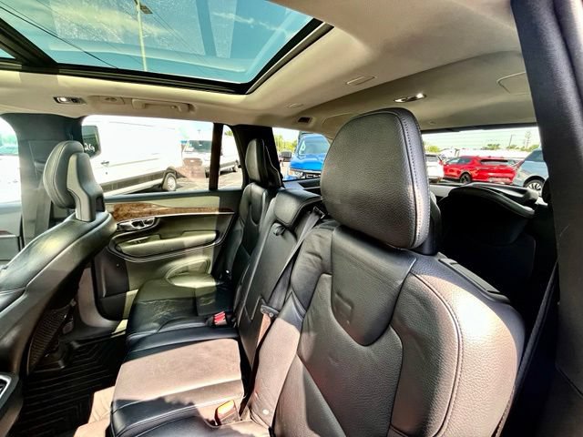 Used 2016 Volvo XC90 T6 Momentum w/ Momentum Plus Package AWD/4WD image 4