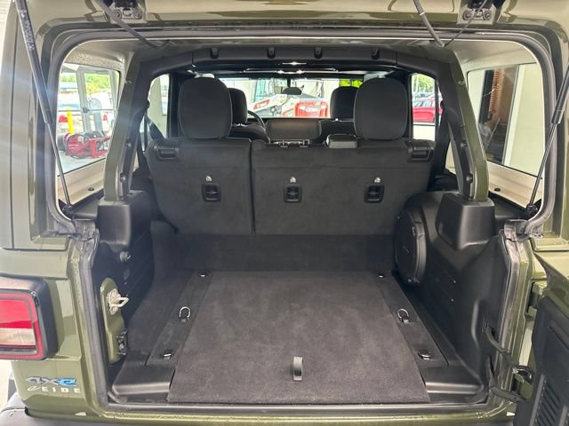 Used 2023 Jeep Wrangler Unlimited w/ Cold Weather Group AWD/4WD image 12