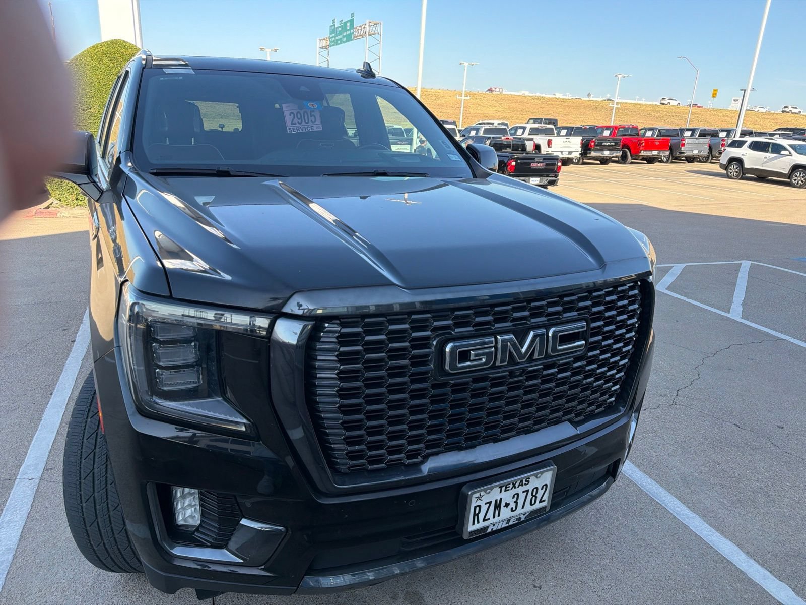 Used 2023 GMC Yukon XL Denali Ultimate AWD/4WD image 6