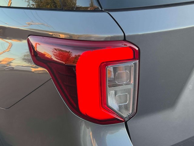 Used 2023 Ford Explorer ST-Line AWD/4WD image 13