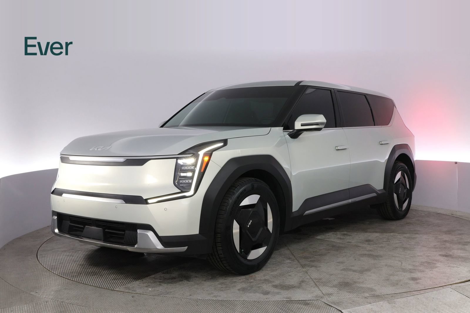 Used 2024 Kia EV9 Light Long Range RWD image 2