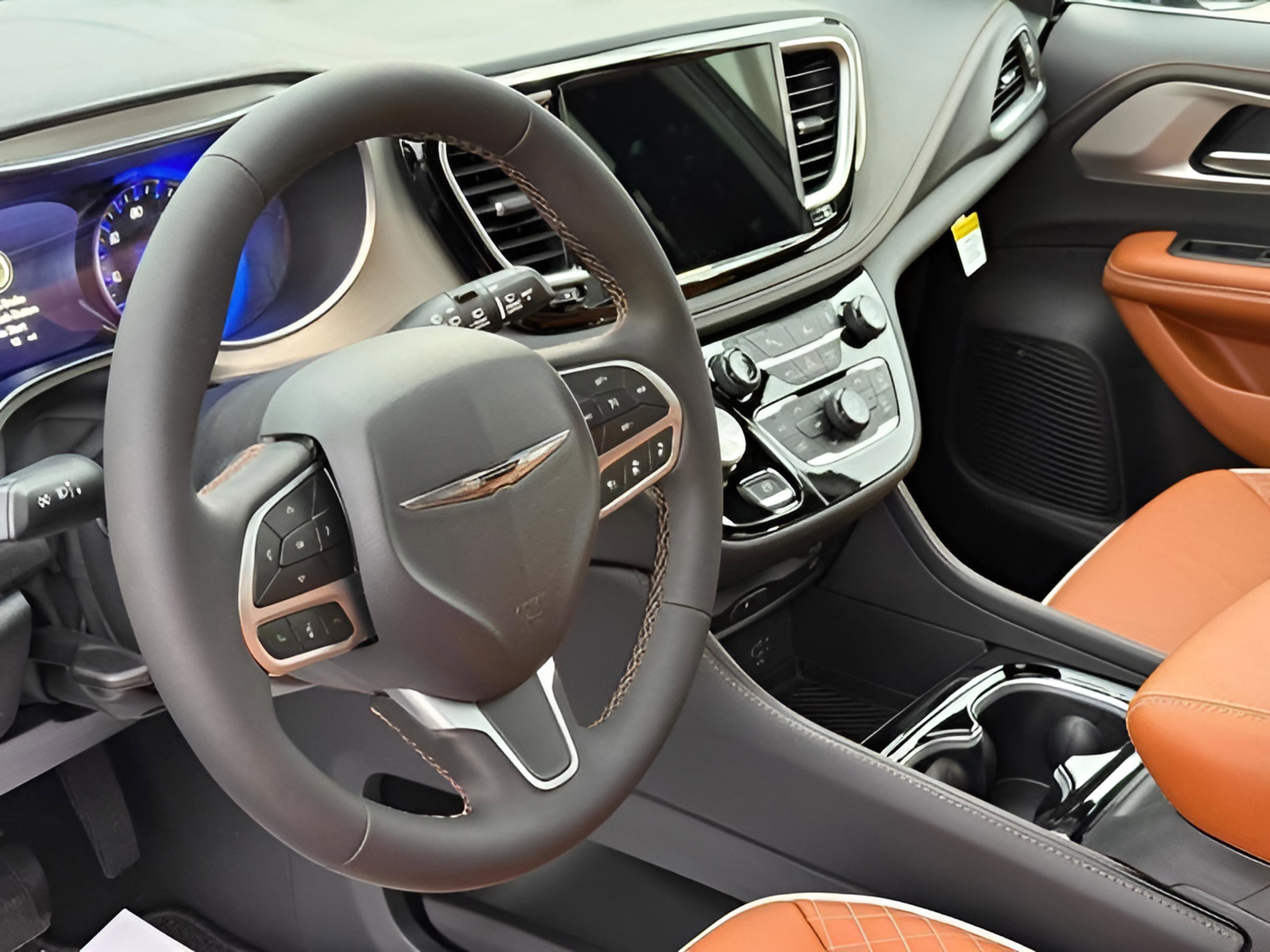 New 2026 Chrysler Pacifica Pinnacle w/ Trailer Tow Group image 22