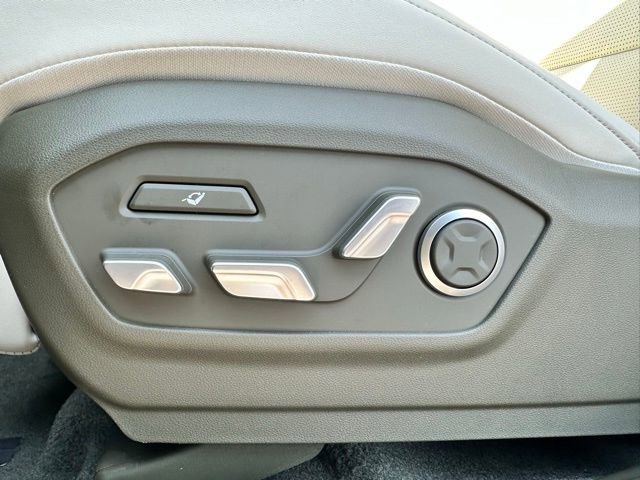 New 2025 Hyundai Santa Fe Calligraphy image 10