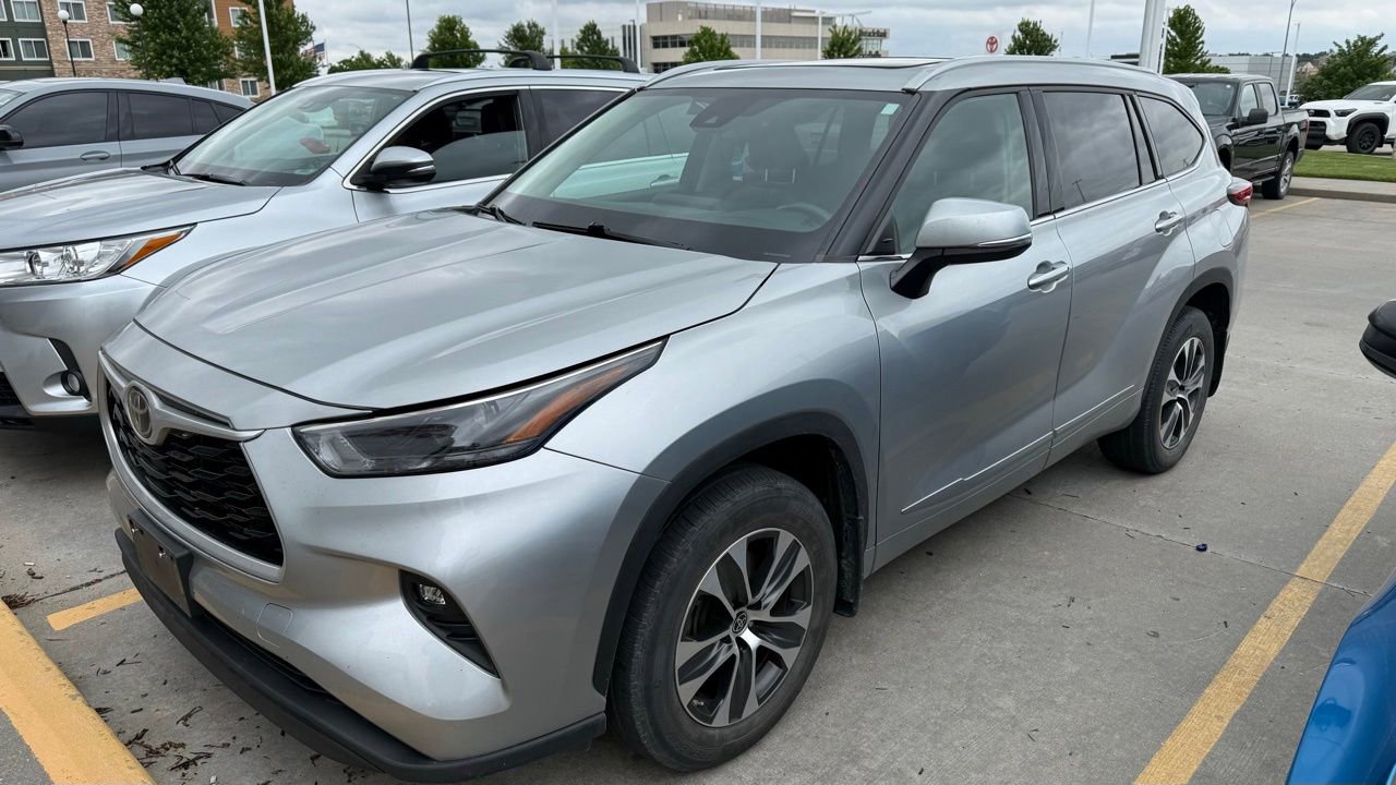 Used 2022 Toyota Highlander XLE
