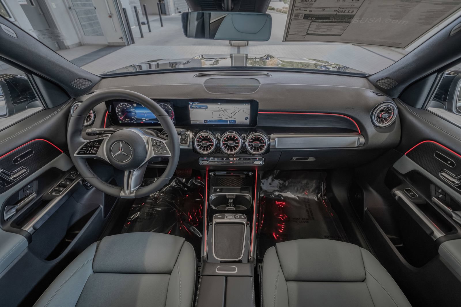 Used 2026 Mercedes-Benz GLB 250 4MATIC image 8