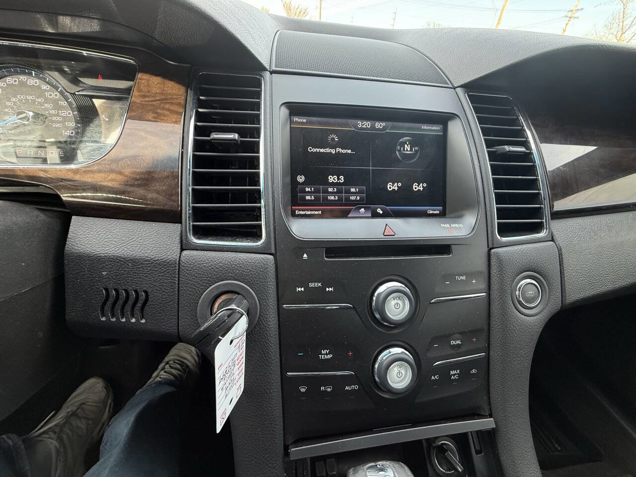 Used 2013 Ford Taurus SEL image 20