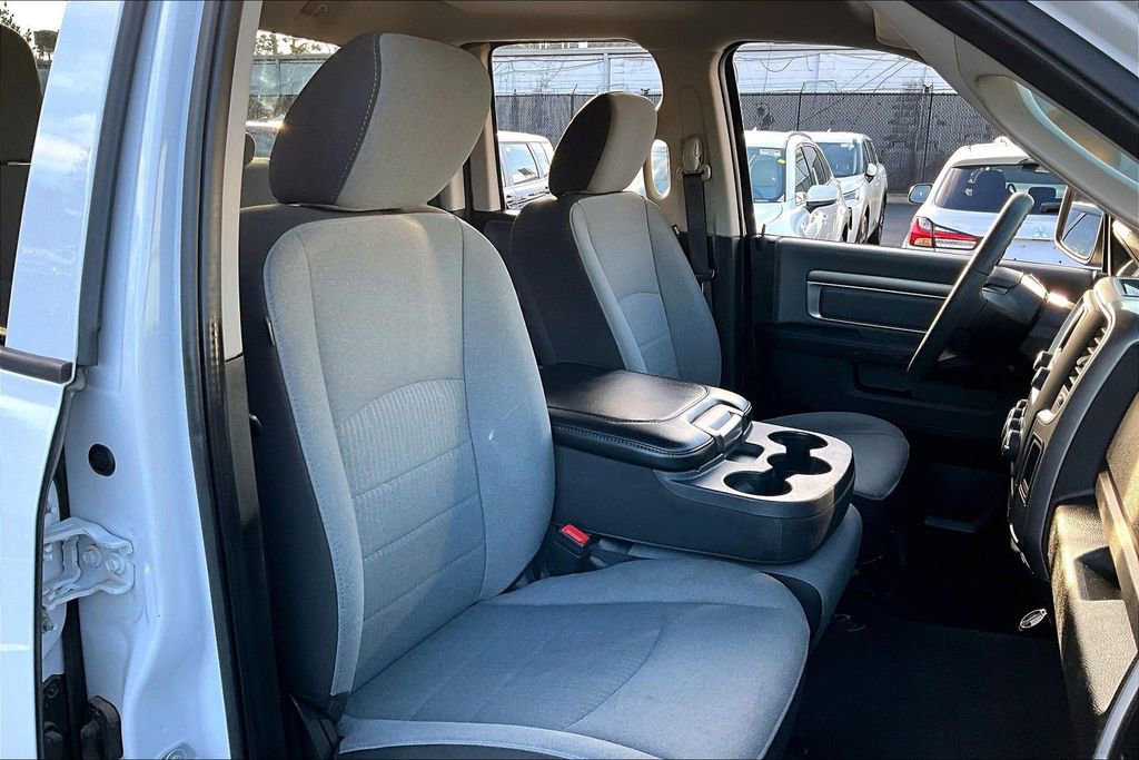 Used 2024 RAM 1500 Classic SLT image 28