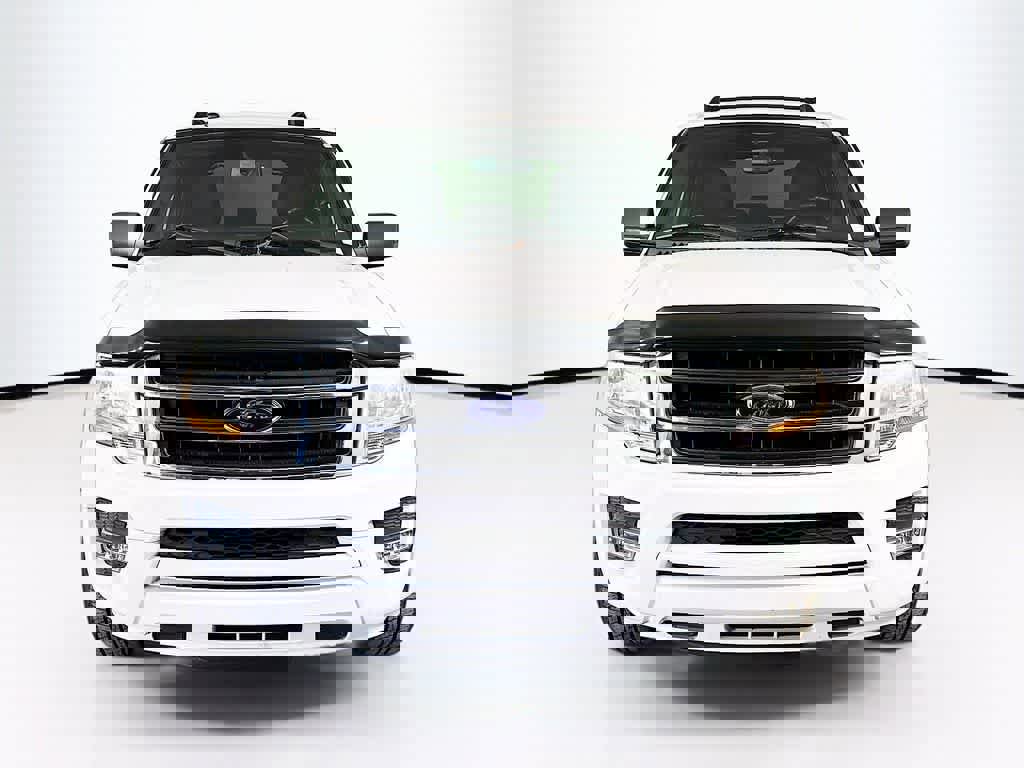 Used 2017 Ford Expedition XLT image 6