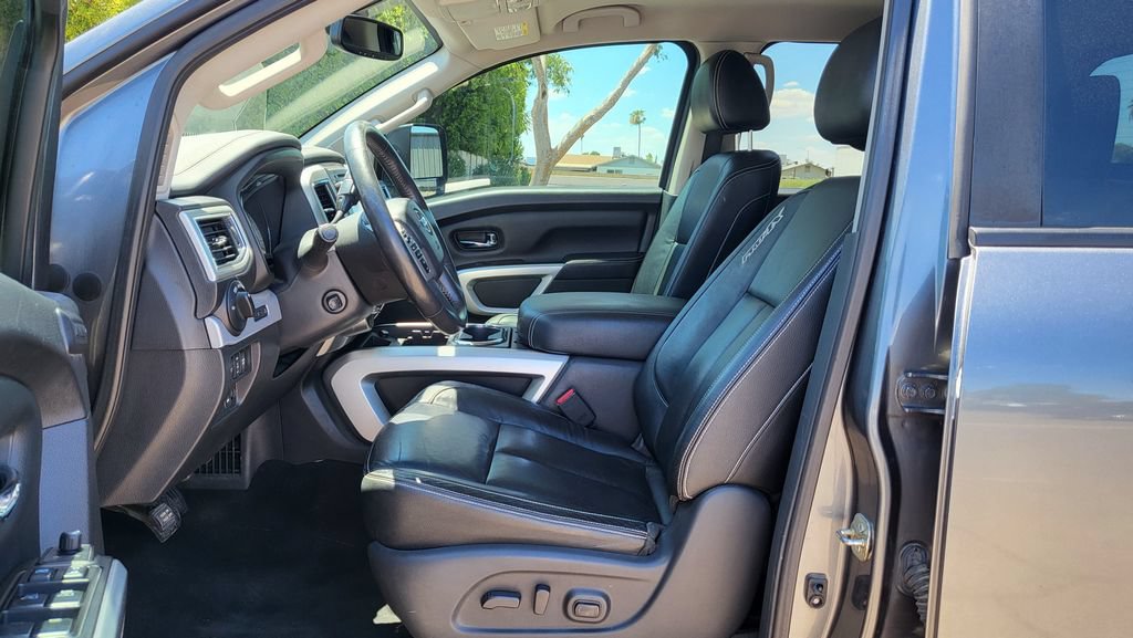 Used 2016 Nissan Titan SV AWD/4WD image 25