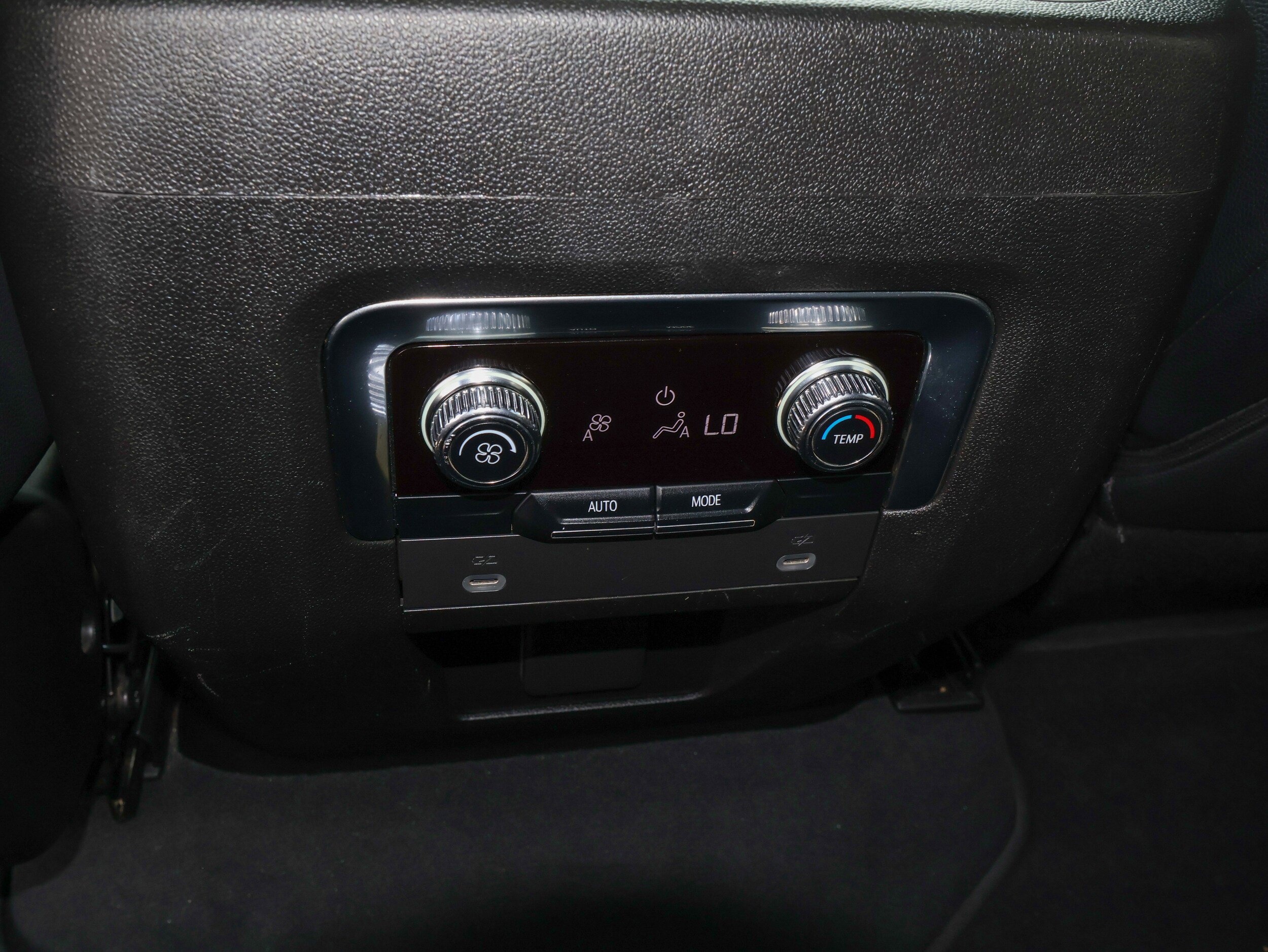 Used 2022 GMC Yukon SLE RWD image 16