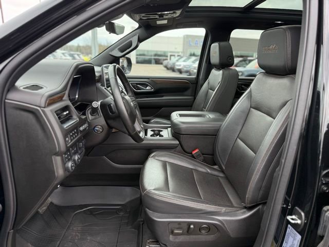 Used 2023 Chevrolet Suburban High Country AWD/4WD image 14