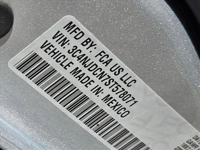 Used 2025 Jeep Compass Limited image 24