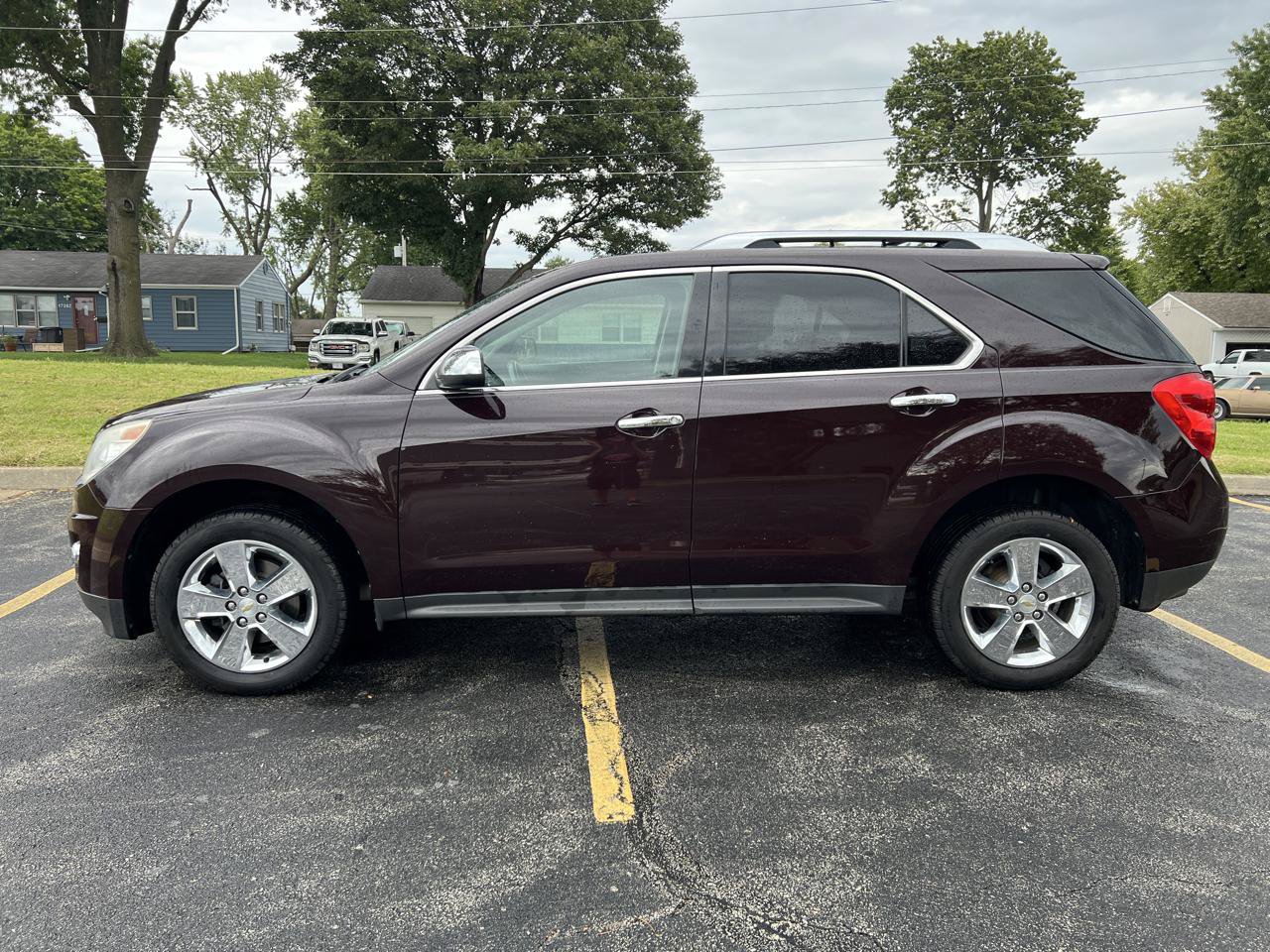Used 2011 Chevrolet Equinox LTZ w/ Spring Special Package FWD image 2