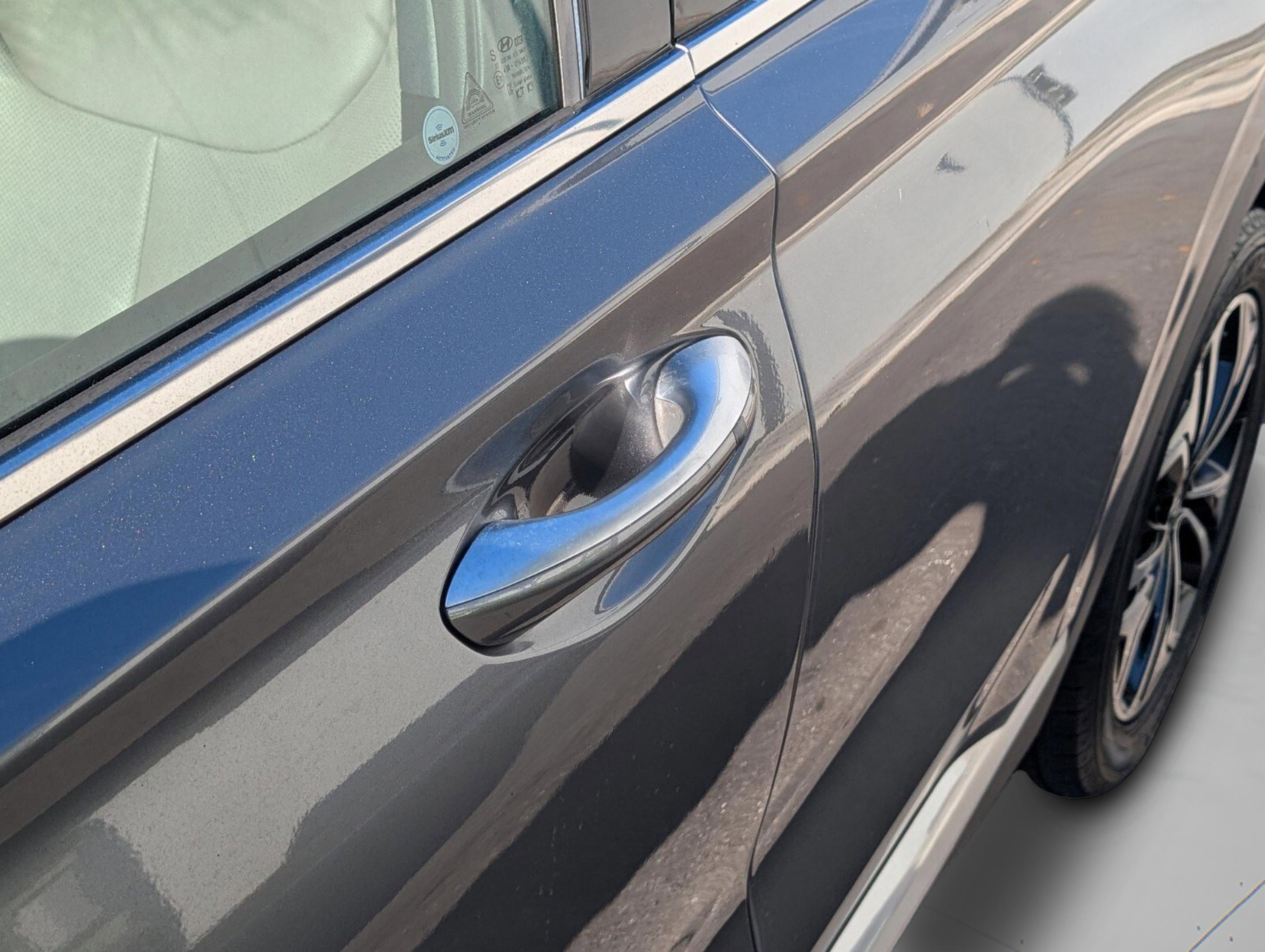 Used 2019 Hyundai Santa Fe Limited image 16