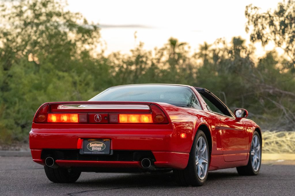 Used 2005 Acura NSX T RWD image 11