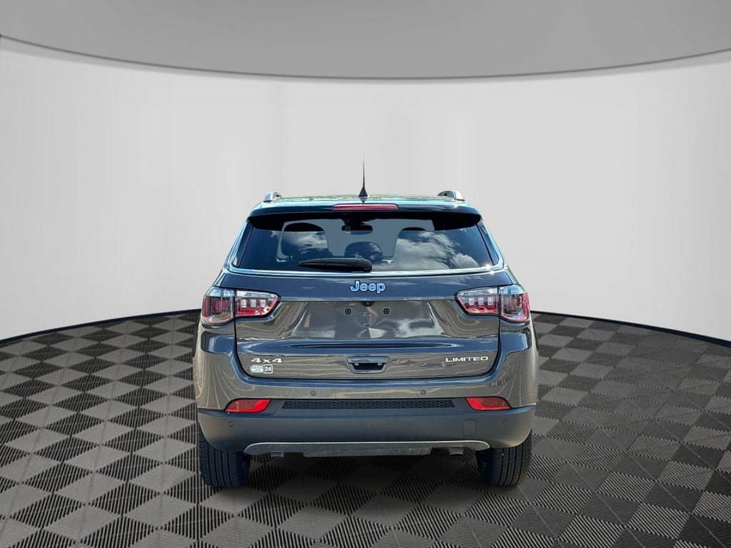 Used 2024 Jeep Compass Limited w/ Sun and Sound Group AWD/4WD image 7
