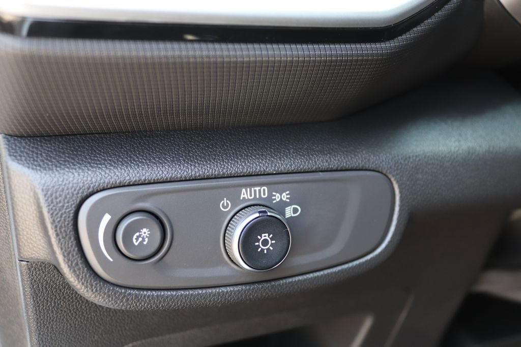 Used 2022 Chevrolet TrailBlazer LS FWD image 30