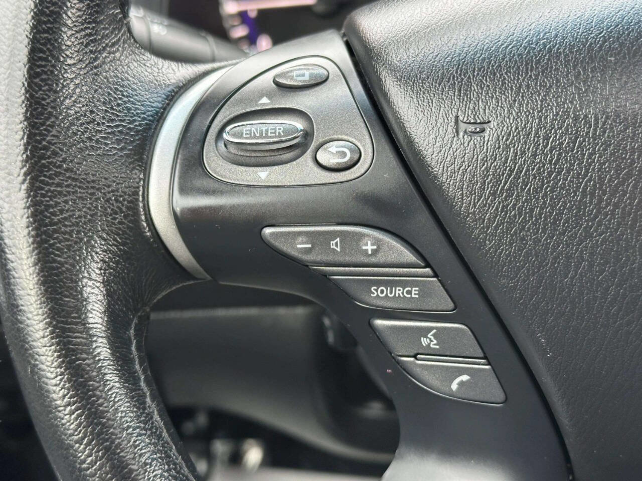 Used 2015 INFINITI QX60 Base AWD 4dr SUV w/ Premium Plus Package image 33