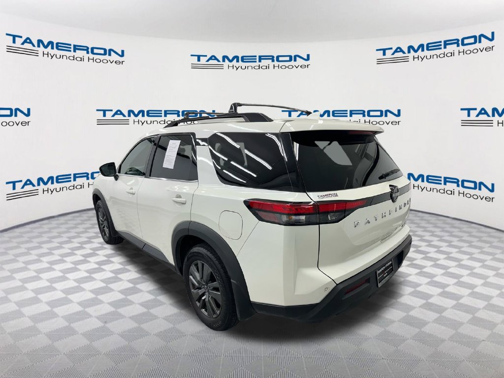 Used 2024 Nissan Pathfinder SV AWD/4WD image 3