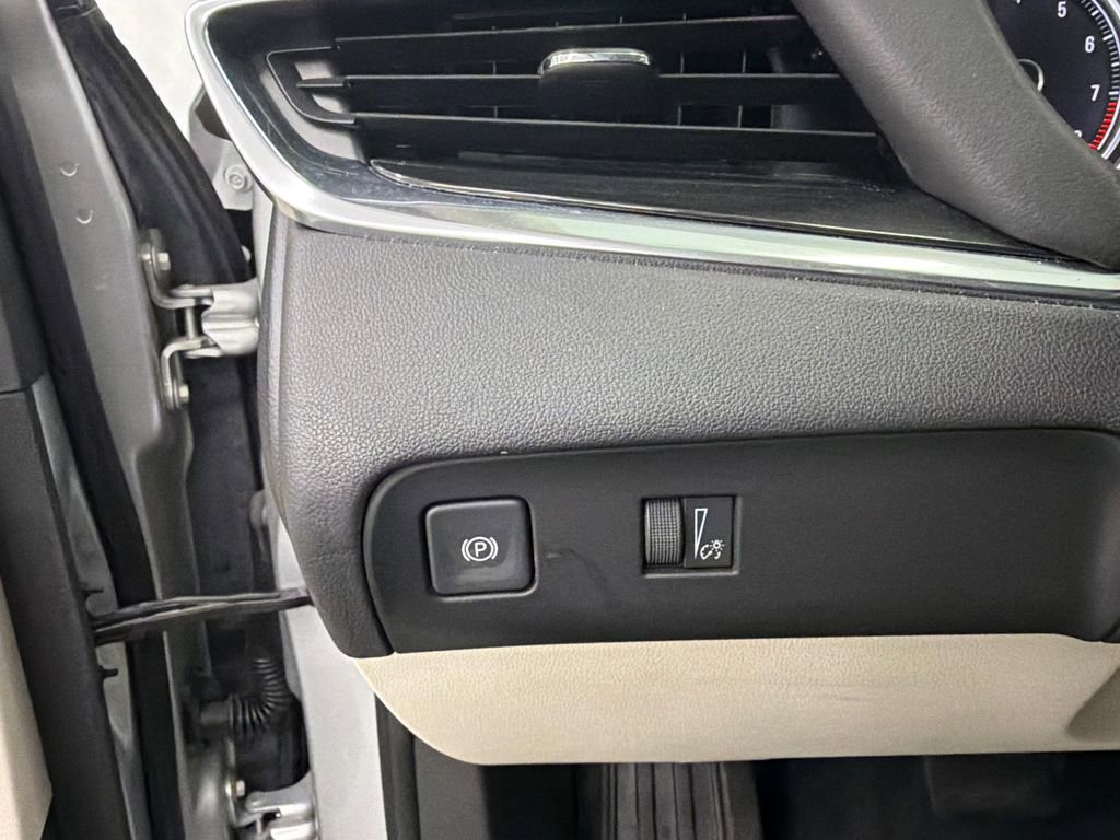 Used 2022 Buick Enclave Essence w/ Experience Buick Package FWD image 32