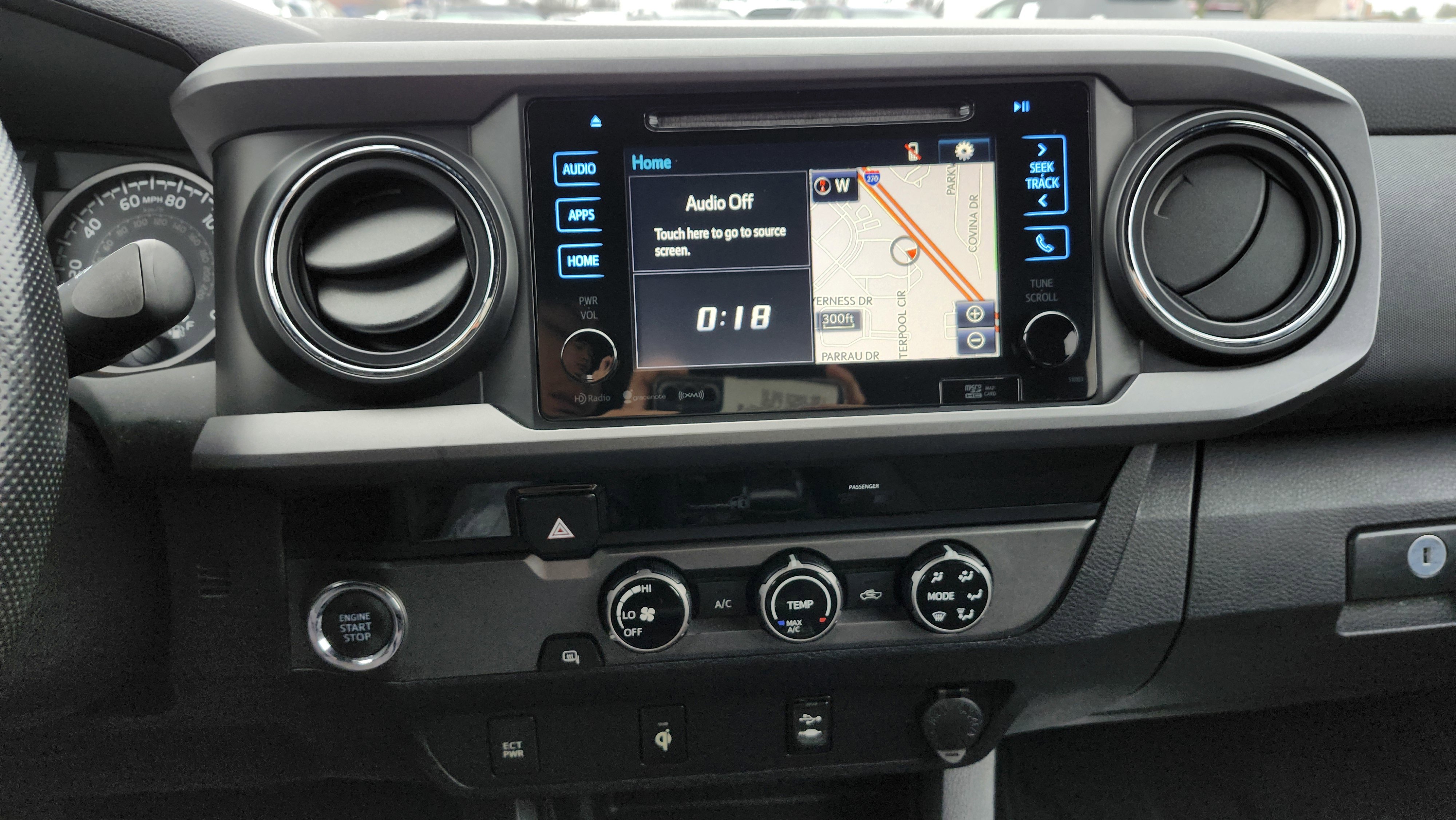 Used 2016 Toyota Tacoma TRD Sport image 28