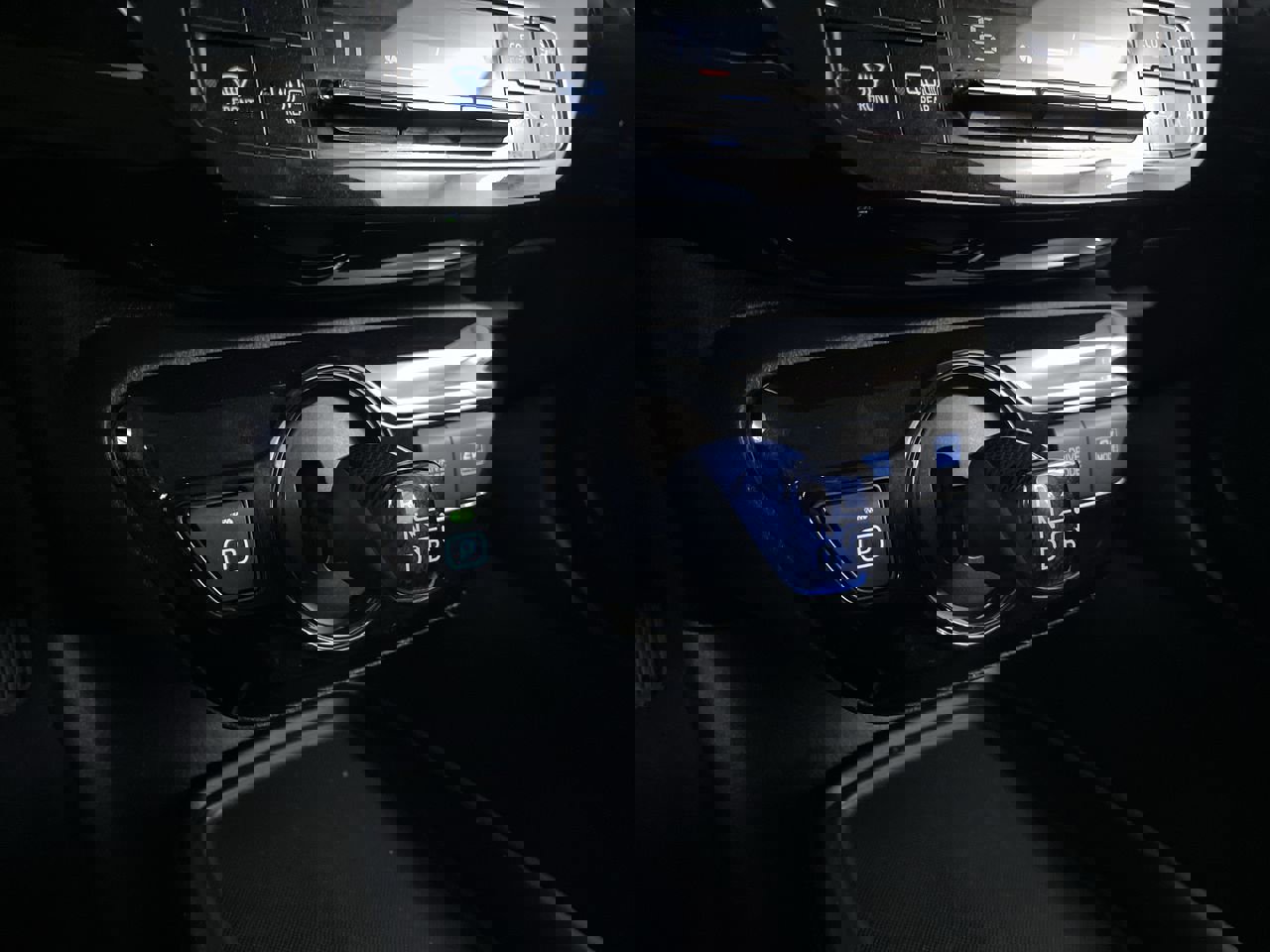 Used 2020 Toyota Prius LE image 17