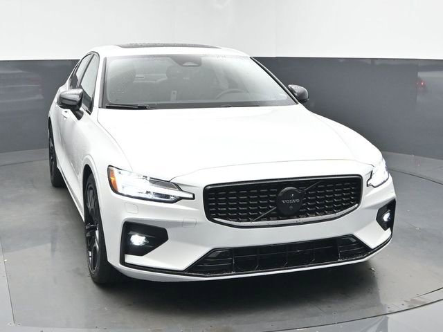 Used 2023 Volvo S60 B5 Plus w/ Climate Package image 2