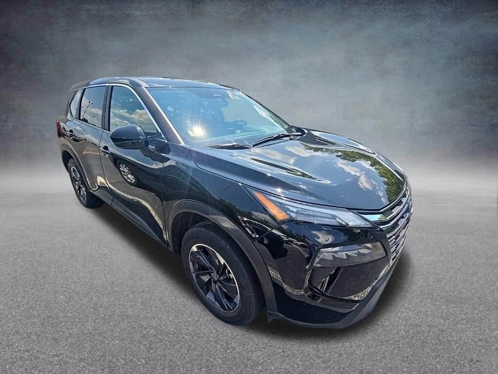 Used 2025 Nissan Rogue SV FWD image 2
